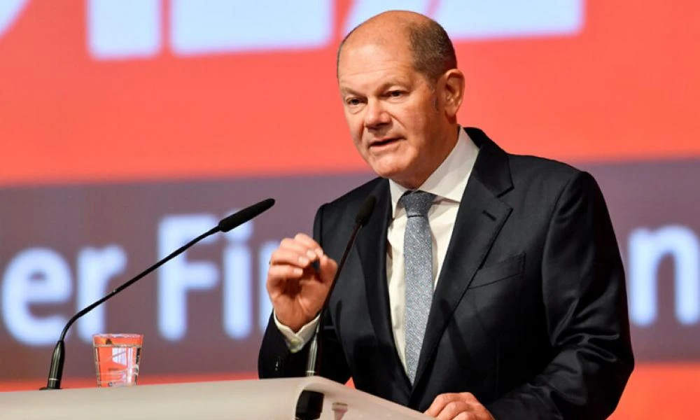 Σολτς: "Να μην επιτραπεί στη Ρωσία να υπαγορεύσει όρους ειρήνης"